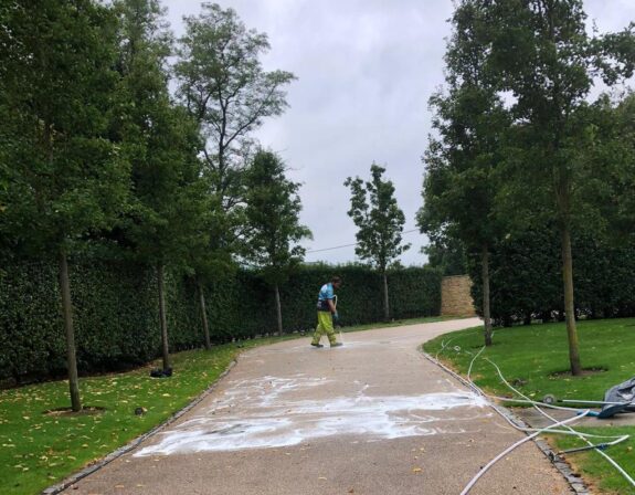 Driveway Cleaning Oxfordshire. Alfresco Exterior Cleaning